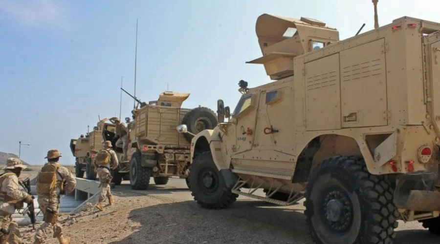 Government-aligned forces clash with Houthis in western Yemen