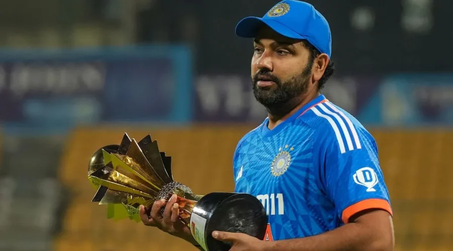 ரோகித் சர்மாவை கட்டம் கட்டிய தேர்வுக் குழு.. ஓய்வுக்கு ஒப்புக்கொண்ட ஹிட்மேன்? பிசிசிஐ இன்று முடிவு!